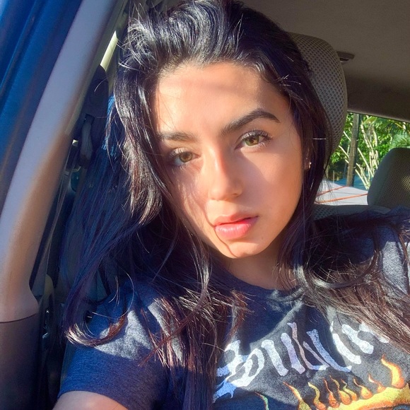 Meet your Posher, Constanza - Picture 1 of 1